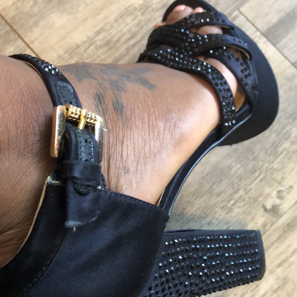 Heels - Picture 8 of 8